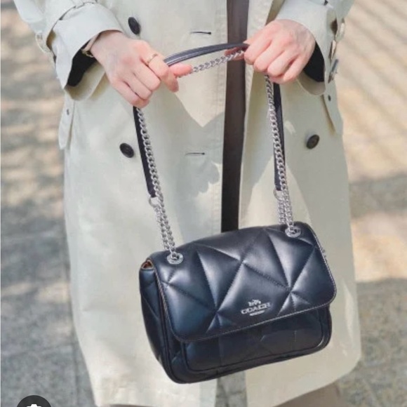 Coach KLARE CROSSBODY 25 WITH PUFFY DIAMOND QUILTING - Picture 2 of 7